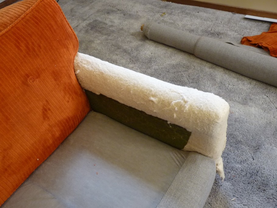 Обтянуть подлокотники дивана