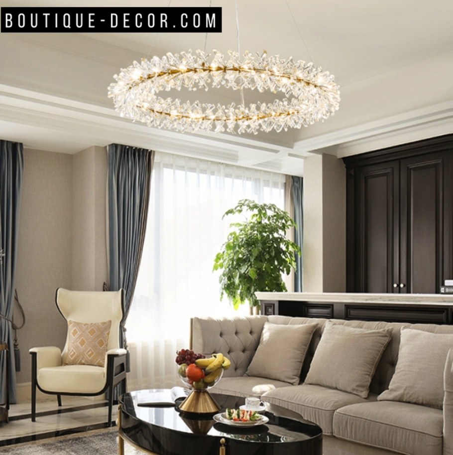 Красивая люстра в гостиную