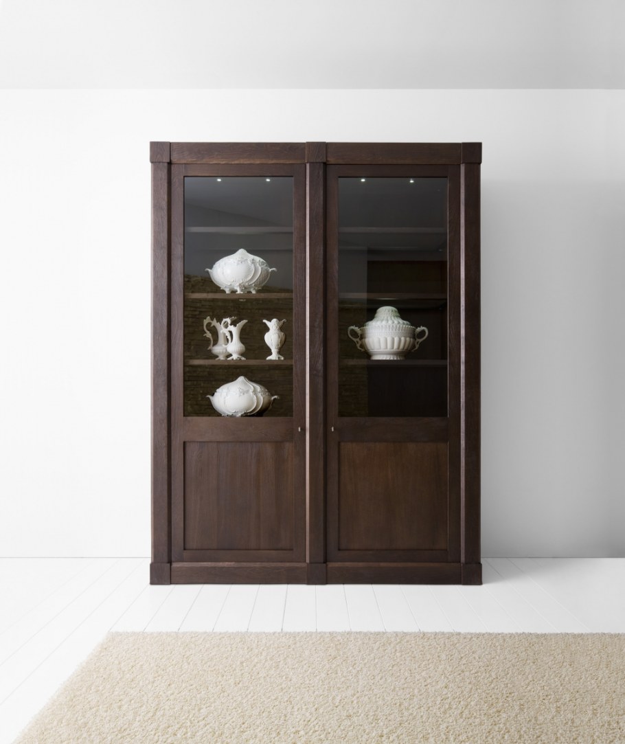 Шкаф для посуды в гостиную