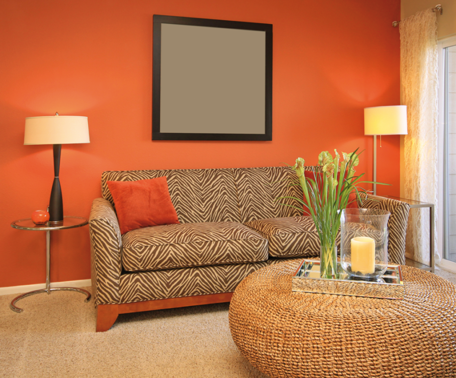 Гостиная в оранжевом цвете