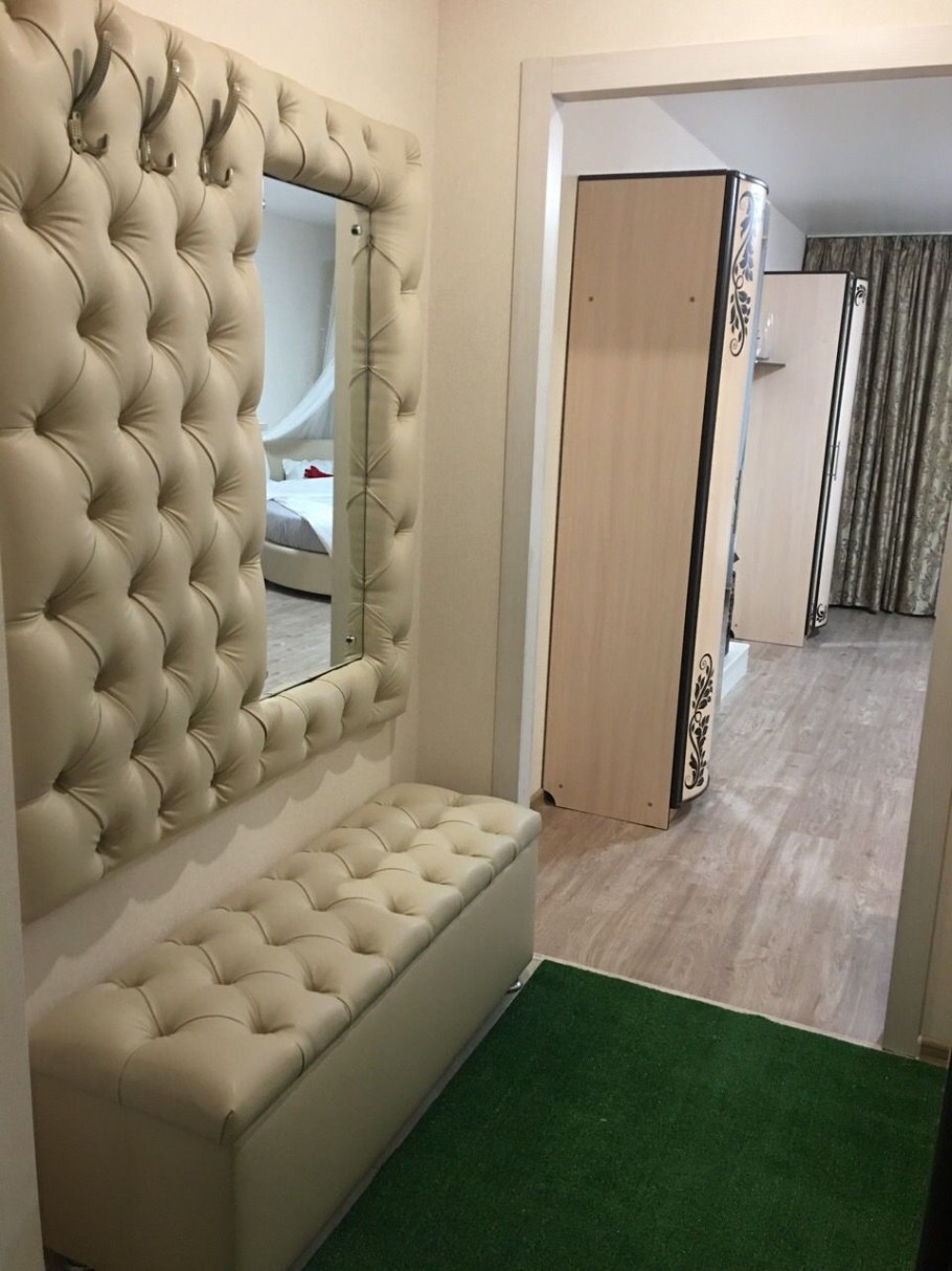 Мягкая стеновая панель в прихожую