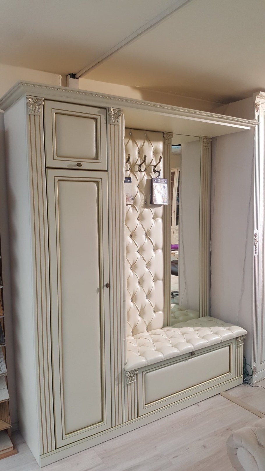 Прихожая с каретной стяжкой Стэлла 32кр BMS