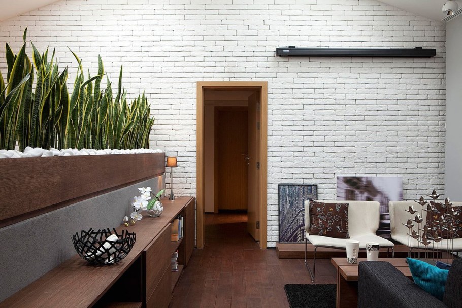 Кирпичная стена в интерьере