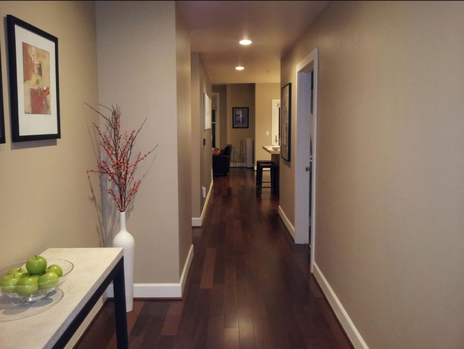 Покраска стен в коридоре