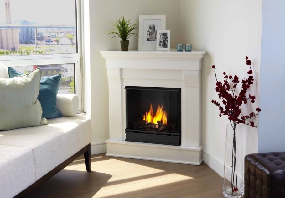 Камины в интерьере гостиной