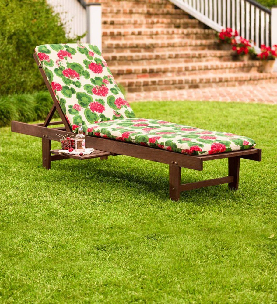 Лежаки для дачи