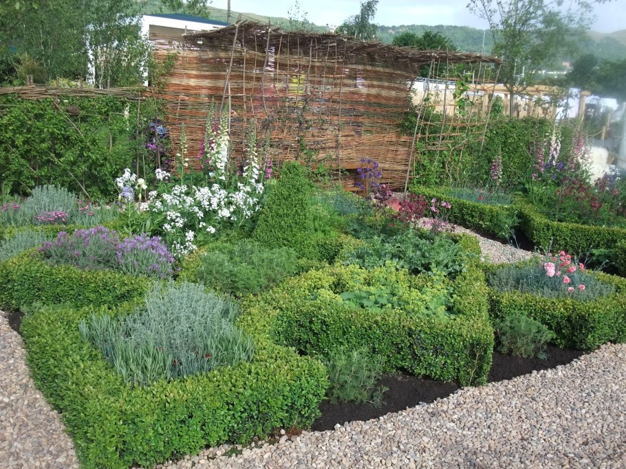 Огородный миксбордер