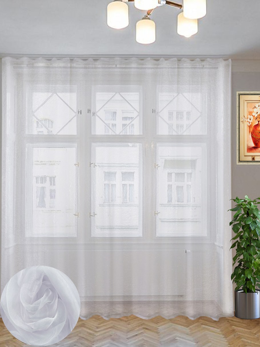 Белая органза на окнах