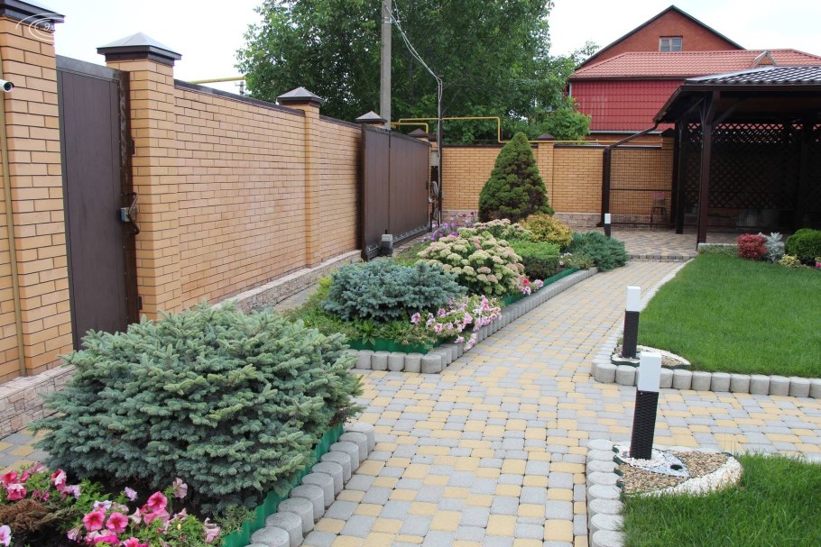 Ландшафт перед домом