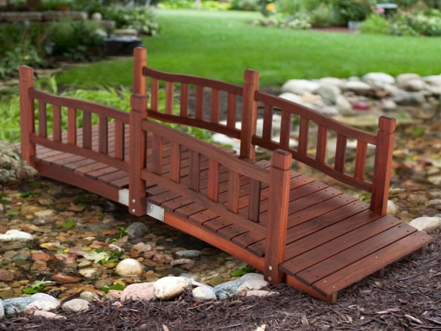 Деревянный мостик для сада