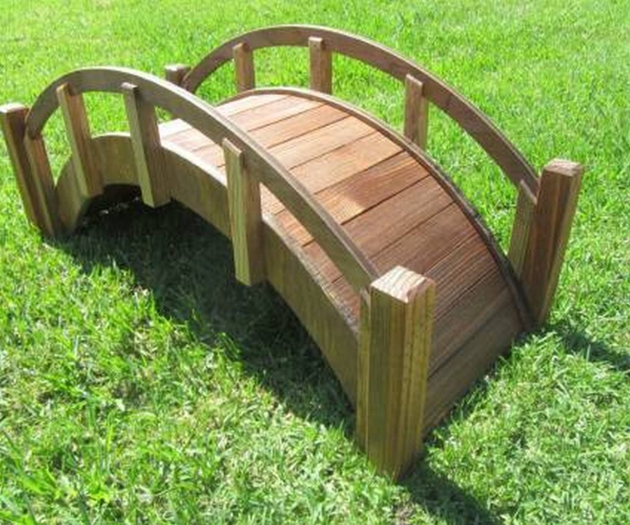 Деревянный мостик