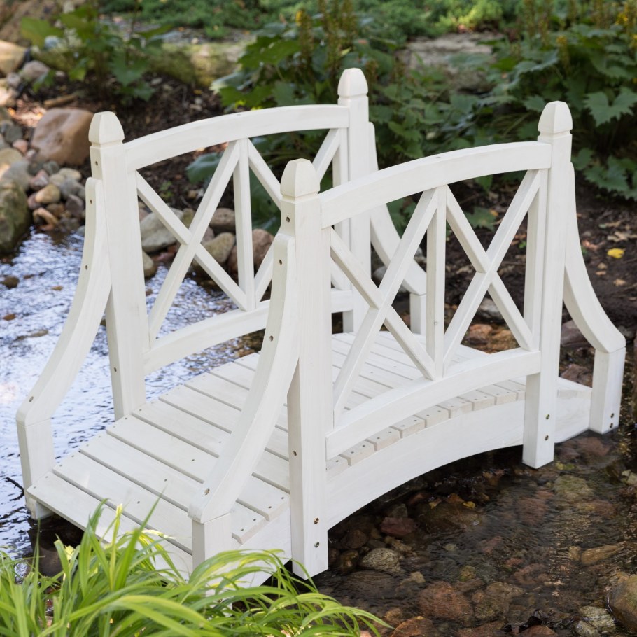 Деревянный мостик для сада