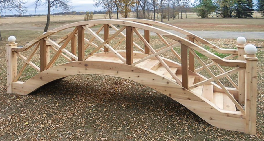 Декоративный мостик из дерева