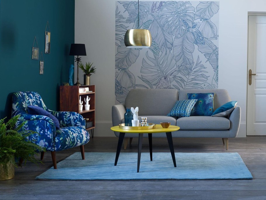 Голубые стены в интерьере