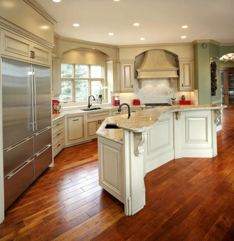 Интерьер кухни в частном доме