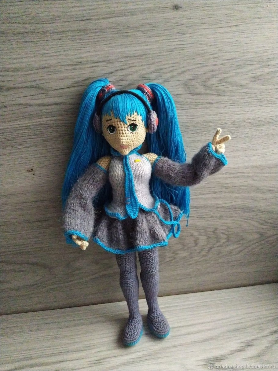 Большая кукла Мику