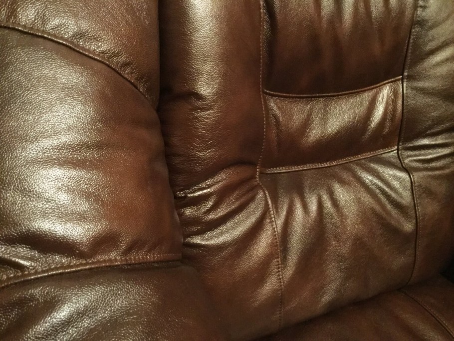 Мягкая мебель из кожи