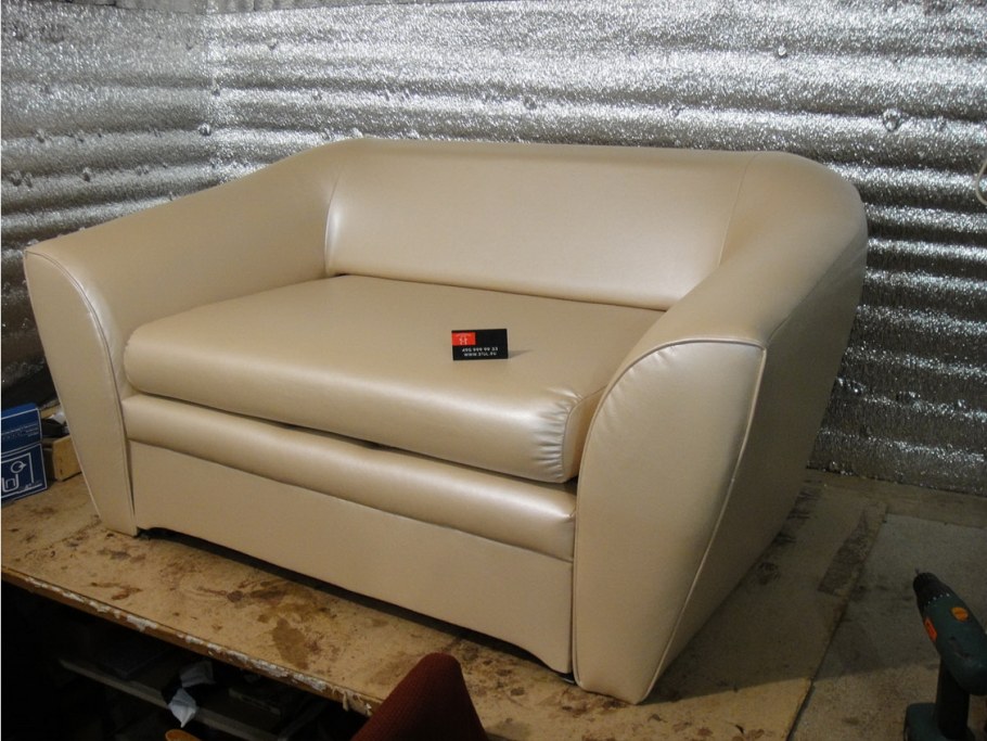 Обшивка кресла