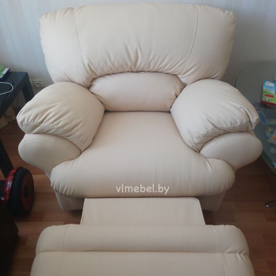 Обивка из экокожи на диван коричневая с градиентом