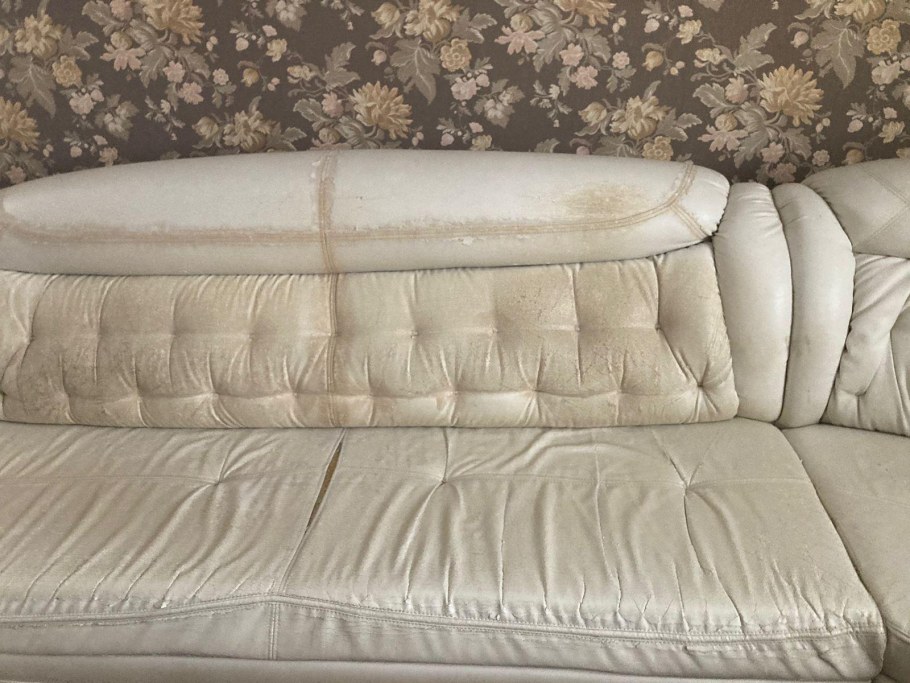 Ремонт подлокотника дивана из кожзама своими руками