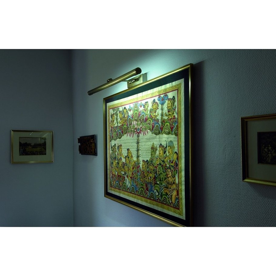 Картина с подсветкой на стену