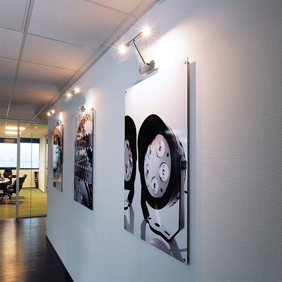 Постер с подсветкой