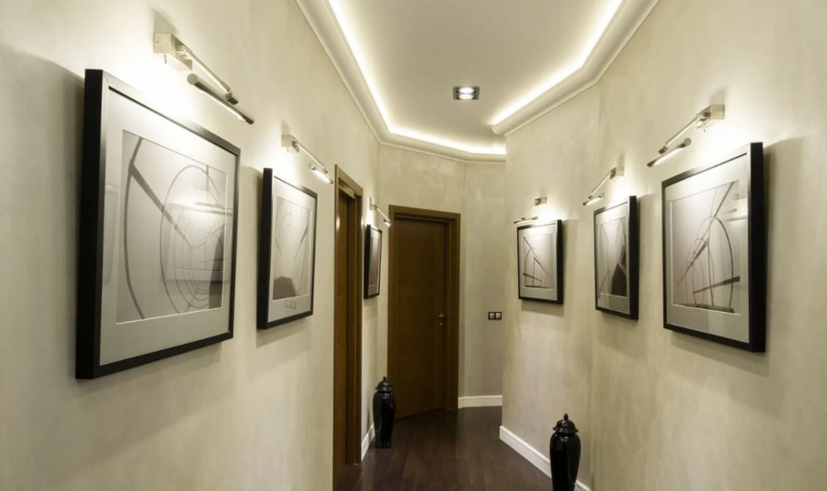 Освещение в узком коридоре