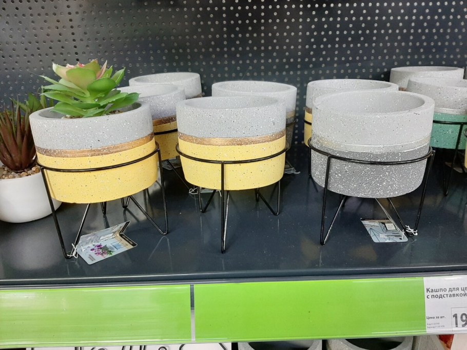 Перекраска металлического кашпо из Fix Price