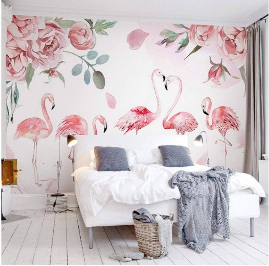 Акварельные цветы на стене