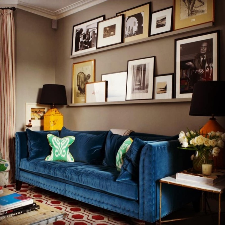 Синий диван в интерьере