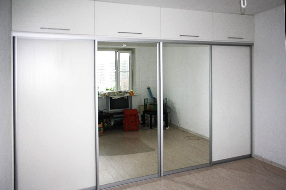 Шкаф купе с антресолями