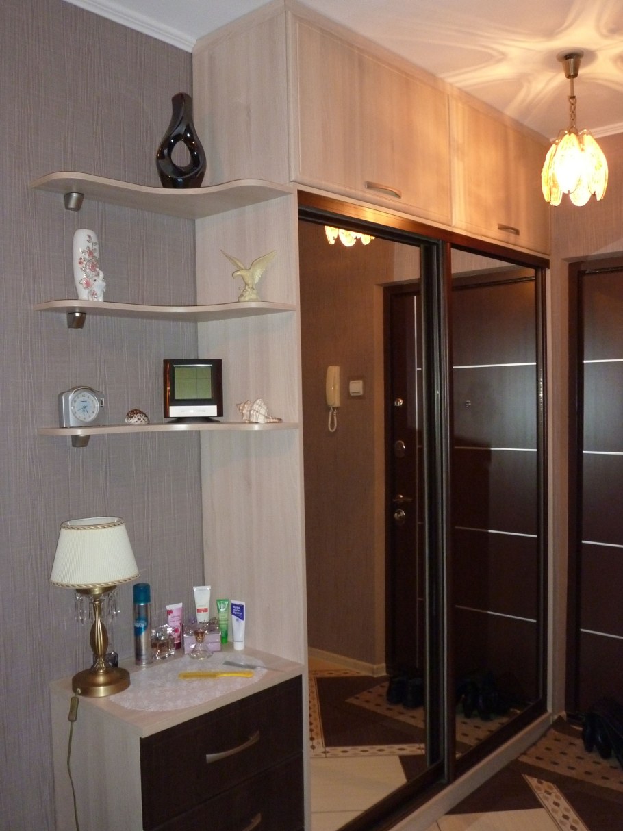 Шкаф с антресолью в прихожую