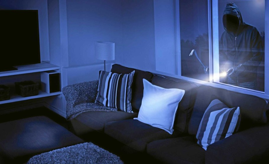 Кровать ночью