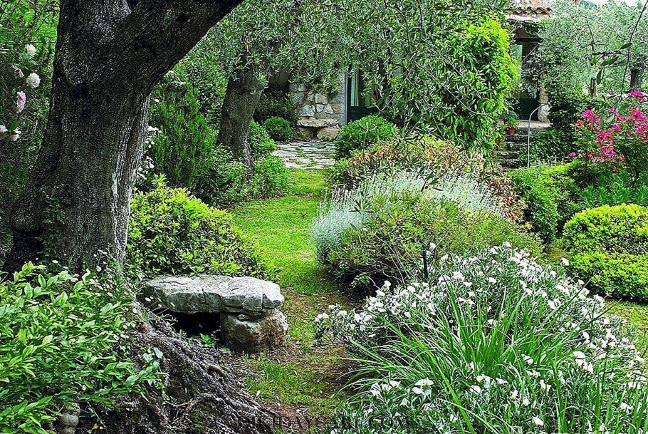 Англия деревня кэмбэлфорд ланшадф садов