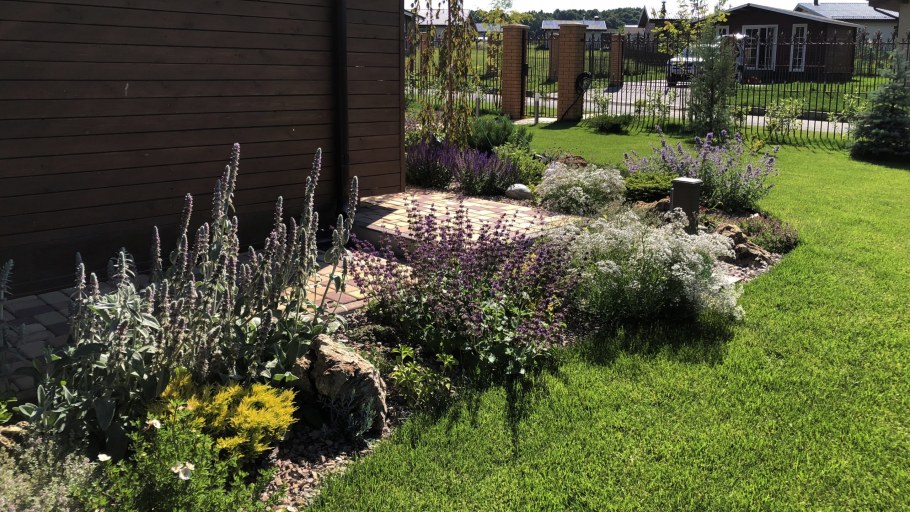 Уличные ограждения для цветов в экостиле в ДОУ