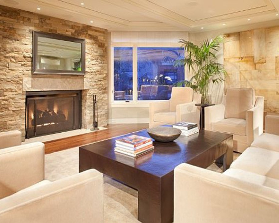 Искусственный камень в интерьере гостиной