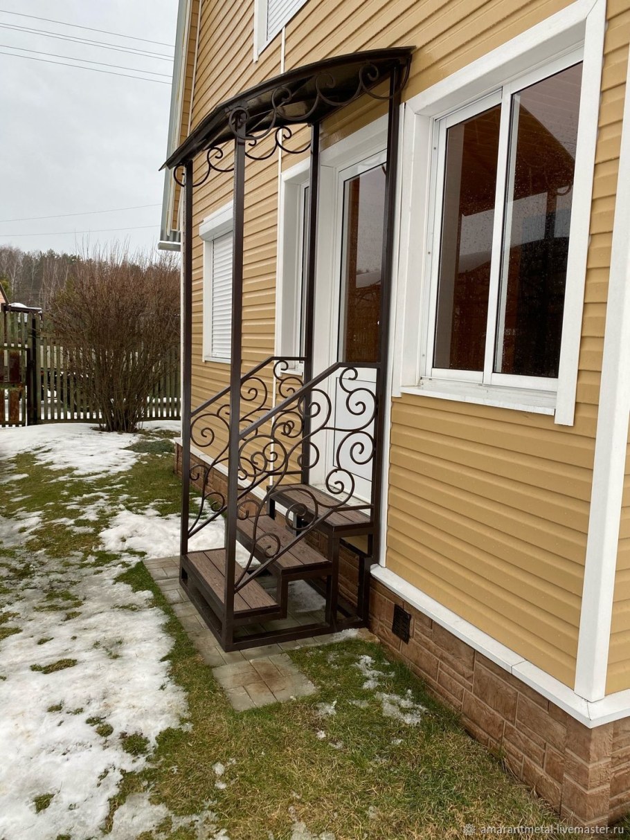 Козырек для крыльца