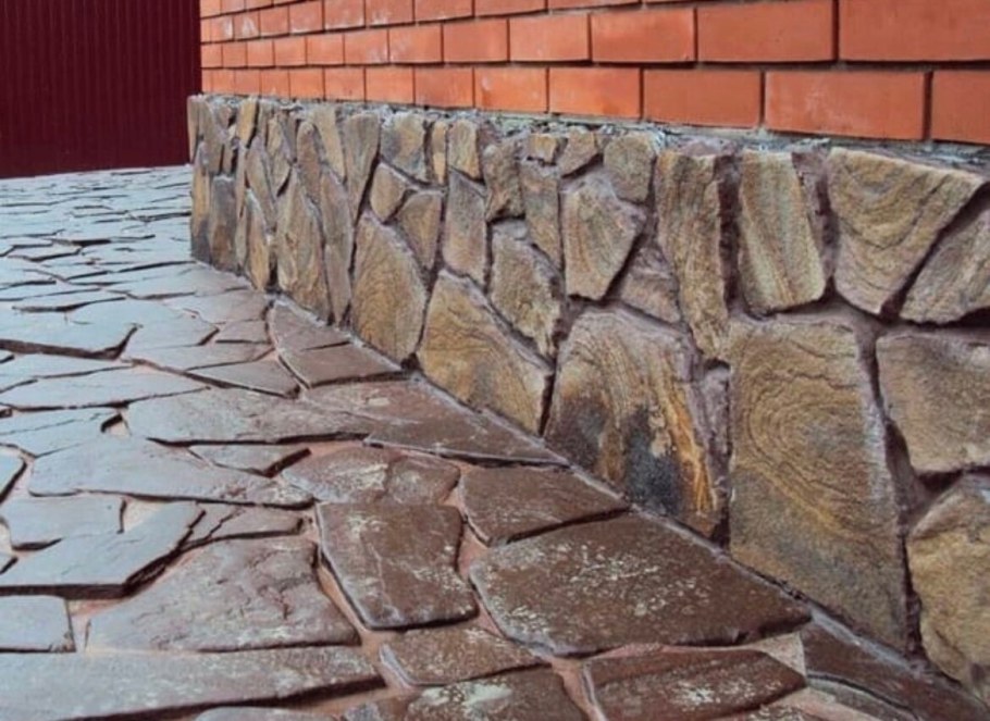 Песчаник пластушка цоколь