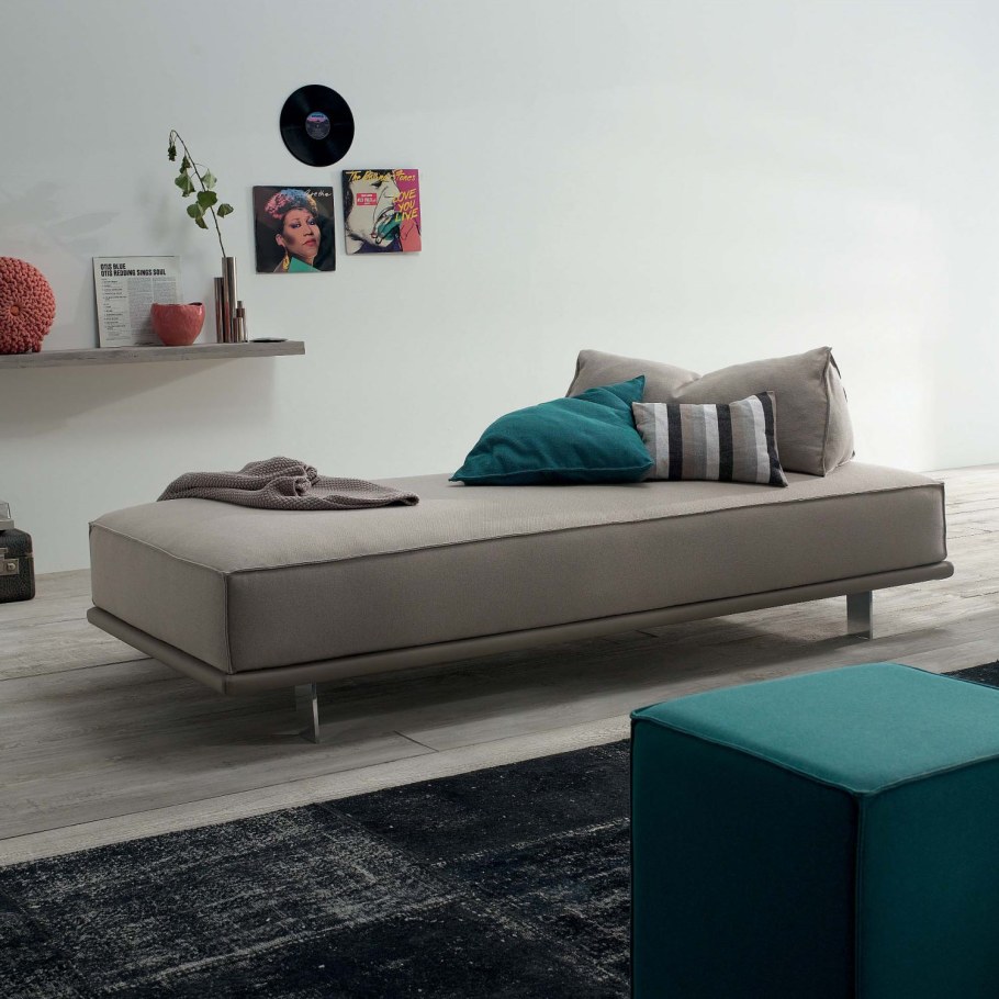 Тахта в современном интерьере