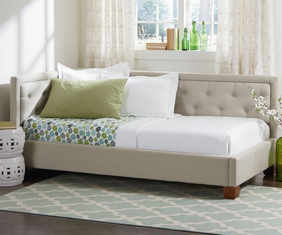 Софа в спальню