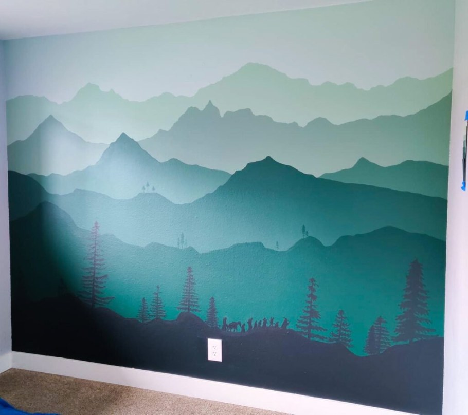 Горы на стене