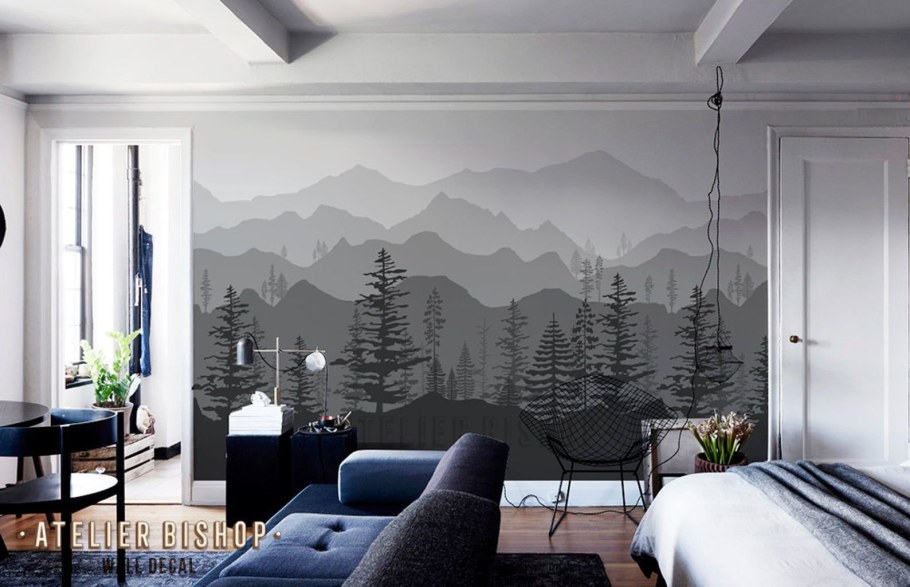 Пейзаж на стене в квартире