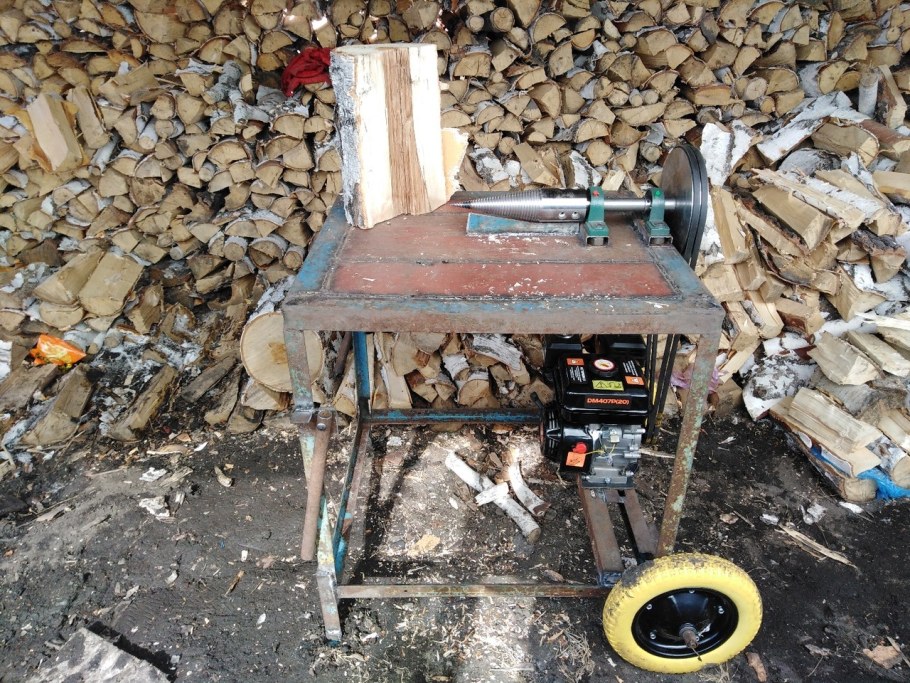 Дровокол бензиновый Forza 6.5л.с на станине