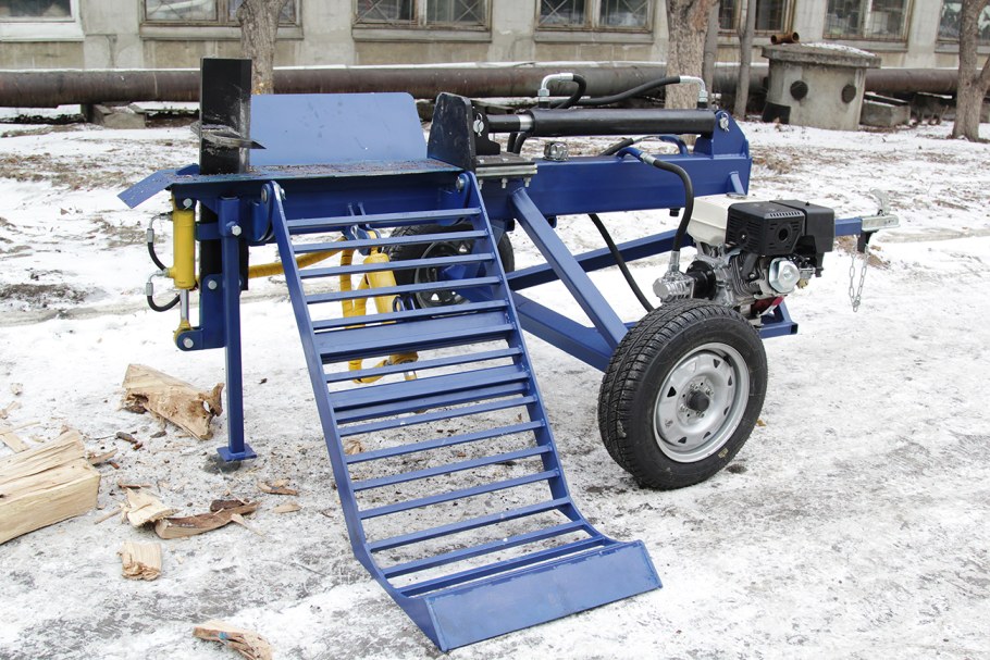 Дровокол Кама бензиновый гидравлический 15 л.с.
