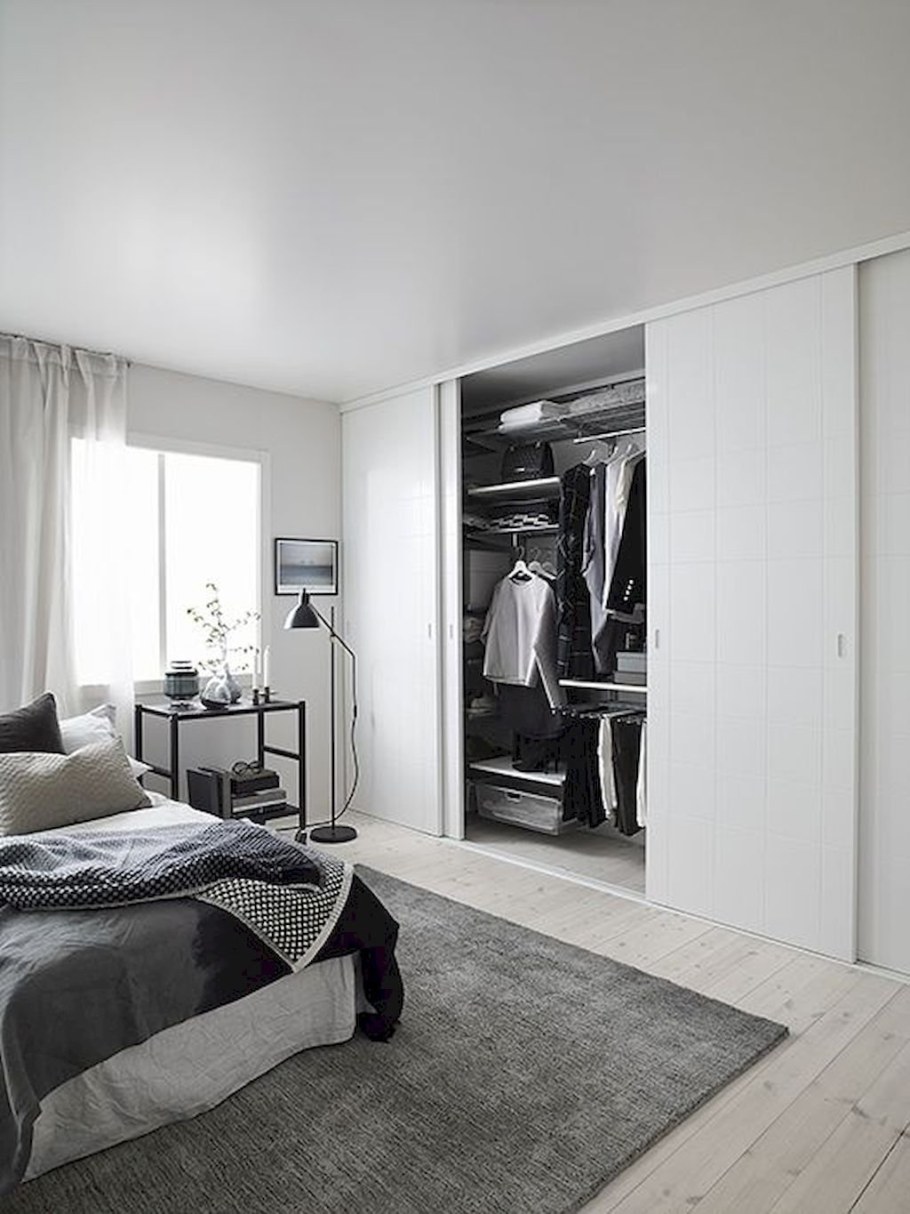 Спальня в современном стиле с гардеробной