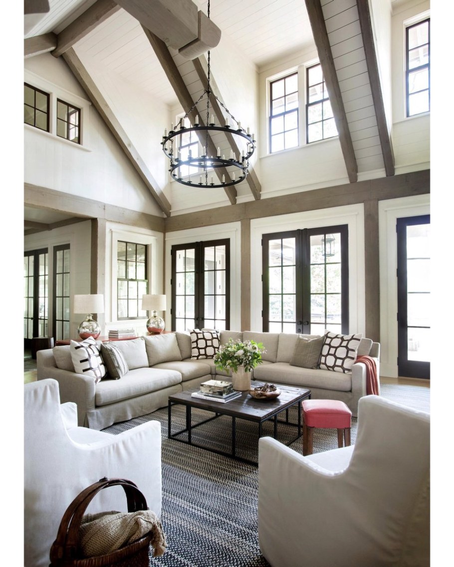 Гостиная со вторым светом