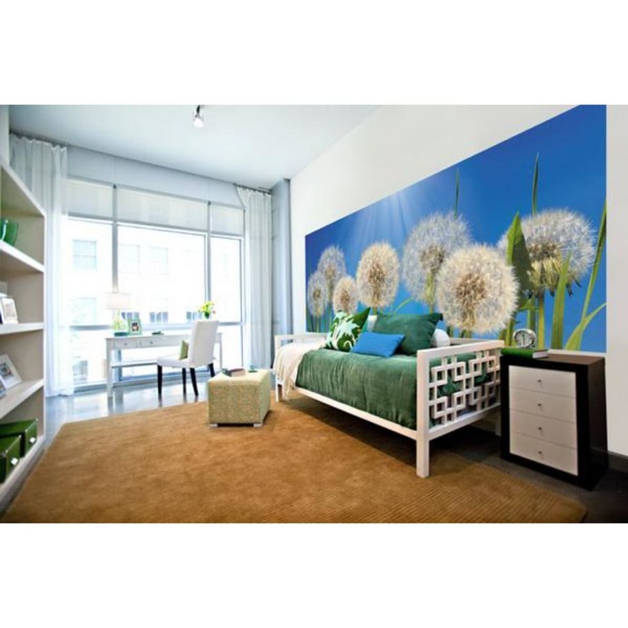 Одуванчики на стене в интерьере