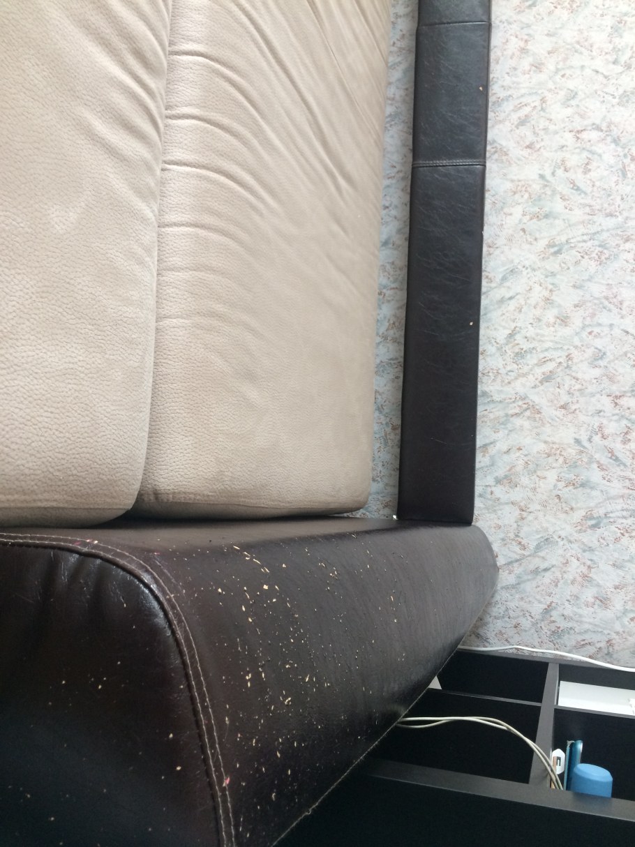 Перетяжка боковин дивана