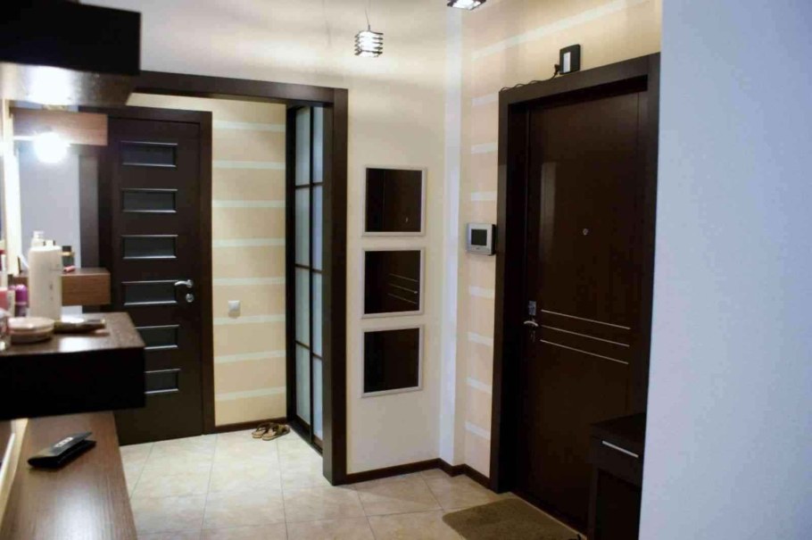 Коридор с дверями венге
