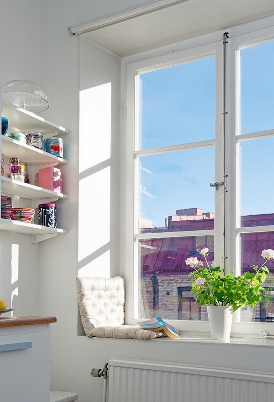 Красивый подоконник